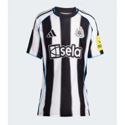 Fotballdrakt Dame Newcastle United Tino Livramento #21 Hjemmedrakt 2025-26 Kortermet Fotballdrakt Dame Newcastle United Tino Livramento #21 Hjemmedrakt 2025-26 Kortermet